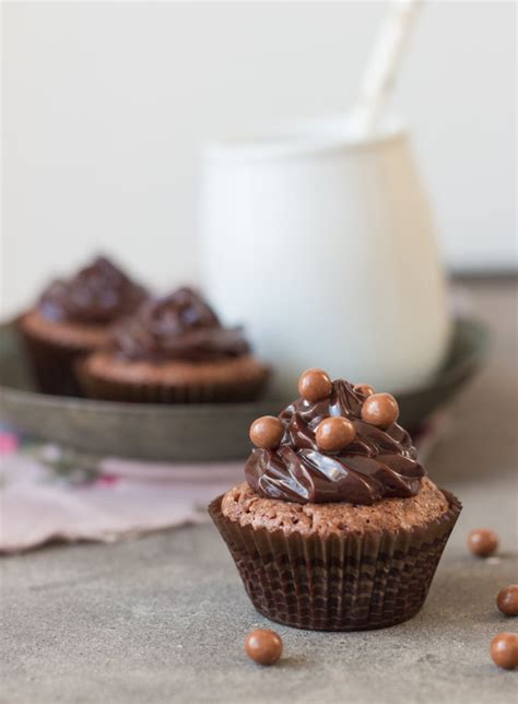 Chocolate Brownie Cupcakes with Chocolate Ganache Frosting | Pretty ...