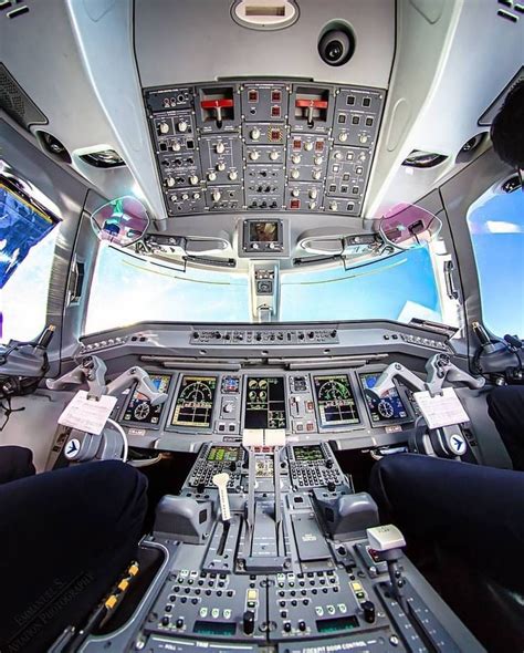 Austrian Airlines Embraer 190 cockpit #aviation https://aviatortraining ...