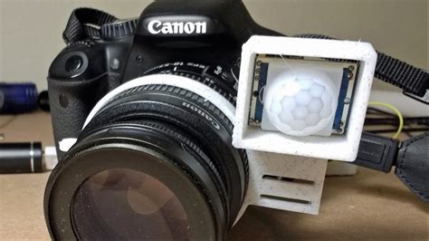 Super Simple Sensor Makes DSLR Camera Motion Sensitive | Hackaday