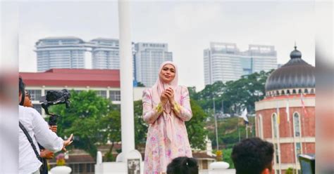 Siti Nurhaliza Nyanyi Lagu Ost Filem Anwar Berita Harian