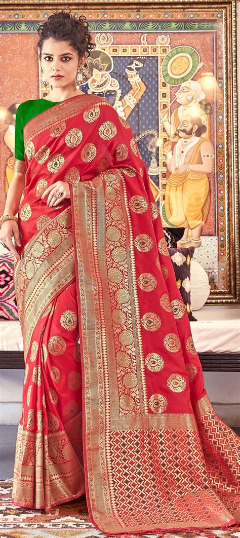 Traditional Red And Maroon Color Banarasi Silk Silk Fabric Saree 1638255