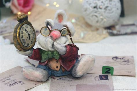 Елочные игрушки: «Белый кролик с часами (5 вариантов)» купить в ...