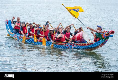 Dragonboat Team Racing During The 2019 Taipei Dragon Boat Festival In