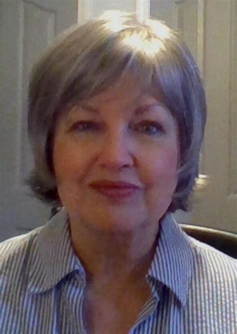 Blonde Ideal Wavy Short Synthetic Bob Wigs