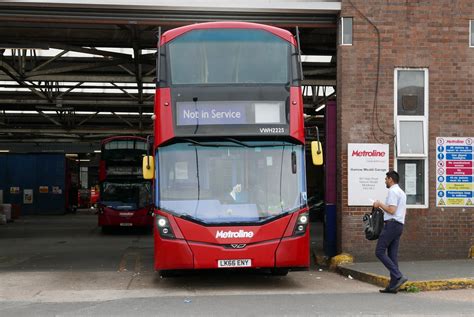 Metroline Vwh Lk Eny Harrow Weald Bus Garage Flickr