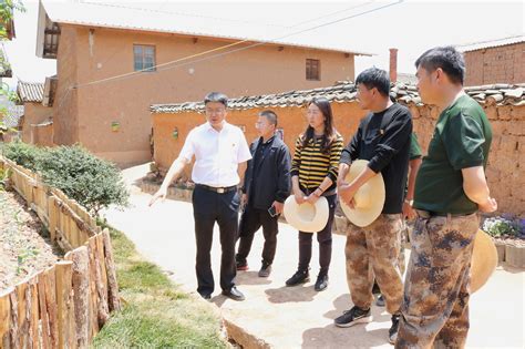 县委副书记王连波到雨露白族乡调研指导工作 南华县人民政府