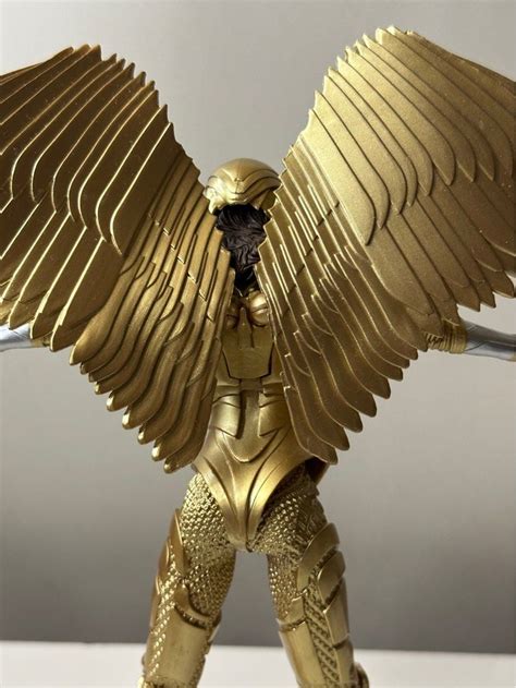 Wonder Woman Golden Eagle Armour 興趣及遊戲 玩具 遊戲類 Carousell