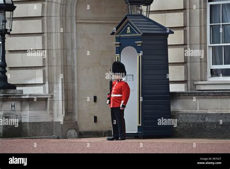 Make Way For The Queens Guard Hi Res Stock Photography And Images Alamy