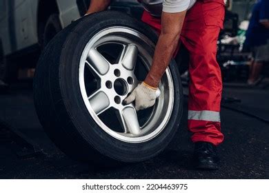 40 341 Car Tires Check Royalty Free Photos And Stock Images Shutterstock