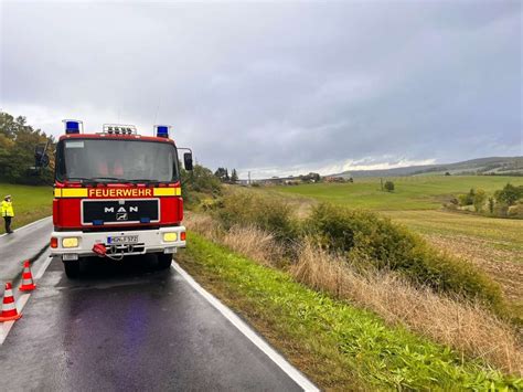 Meiningen Auto Berschl Gt Sich Fahrer Eingeklemmt Meiningen