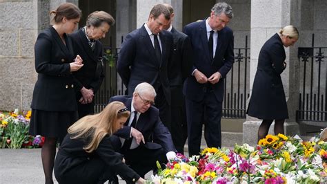 Funeral de la reina Isabel por qué el príncipe Harry no usó su