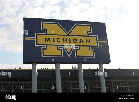 Michigan stadium big house hi-res stock photography and images - Alamy