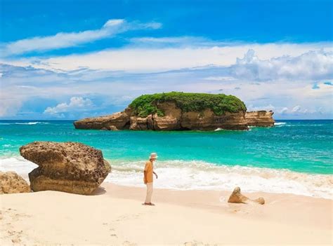 Pesona Pantai Kura Kura Di Lombok