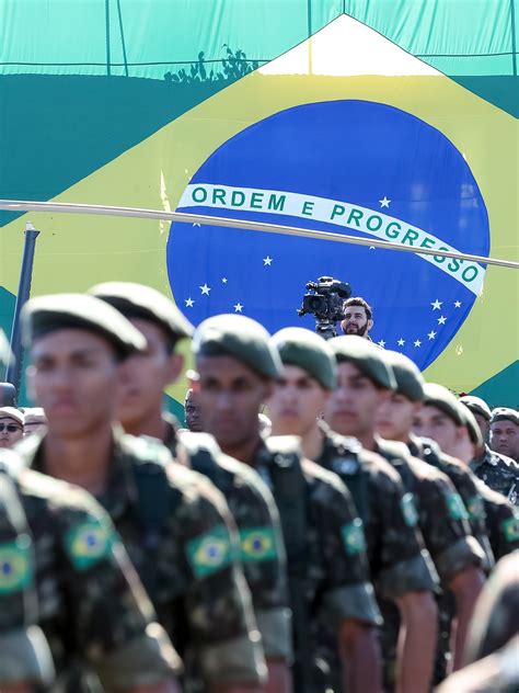 Quanto ganha um segundo sargento do Exército Brasileiro Média salarial