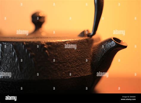 Japanese Style Teapot Hi Res Stock Photography And Images Alamy