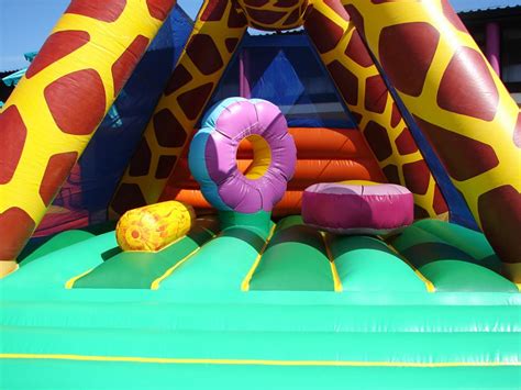 Animation Obstacle Girafe Gonflable 2 Air2Loisirs Animations