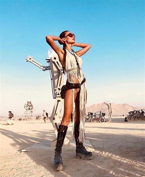 Best Outfits of Burning Man 2019 - Fashion Inspiration and Discovery