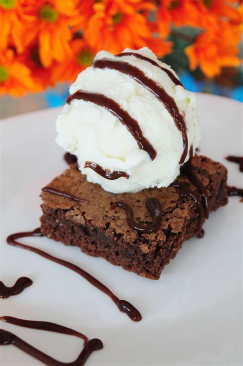 Pin En Sorvetes Brainstorming Postres Con Brownies Brownie Con