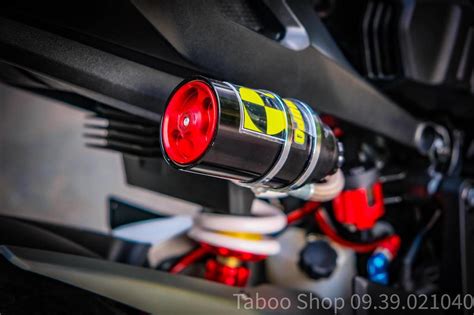 Dân chơi Sài Gòn chi bạo độ siêu naked bike Honda CB1000R tiền độ gần bằng 1 2 chiếc xe Xe