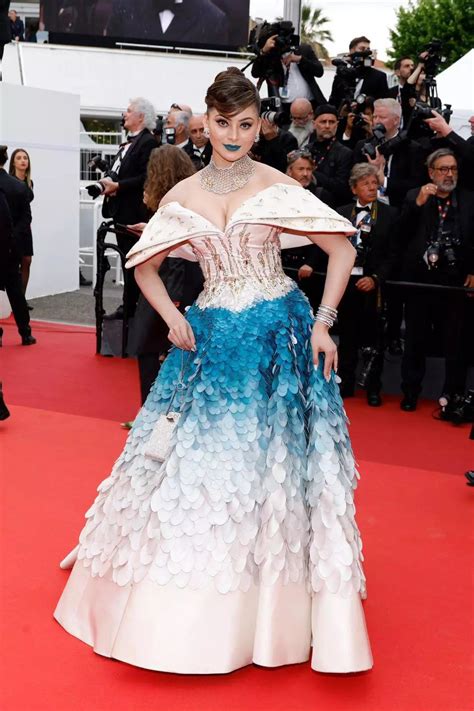 Cannes Urvashi Rautela Wears Ink Blue Lipstick Copying Aishwarya