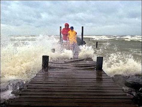 Storm Tossed Seas Photo 4 Pictures Cbs News