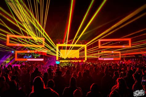 EDM Light Show Programming: The Ultimate Guide to Electrifying Visuals ...