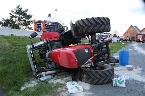 Fotos Aus Eggolsheim Schwerer Unfall Zwischen Feuerwehrauto Und