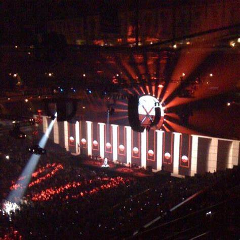 Roger Waters Performing The Wall Glorious Noise