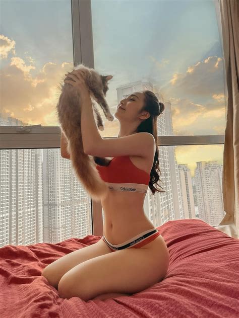 Nh H U Ho Ng Kim Chi M C Bikini Sexy Ch P H Nh G I C M