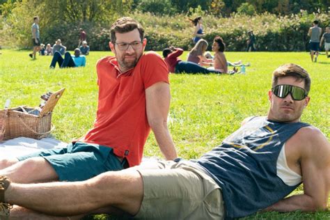 BROS de Nicholas Stoller tentative de grande comédie romantique gay Pop and Films