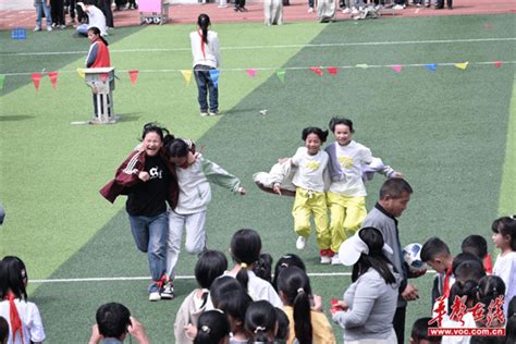 吉卫民族小学：欢庆六一 游园活动乐翻天 华声教育