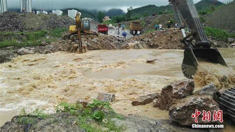 重庆22个区县遭遇暴雨袭击 多地出现内涝