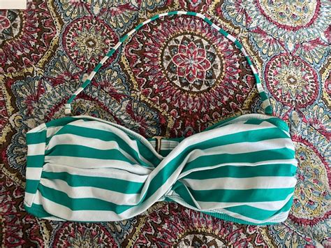 Mossimo Bikini Top Women S Fashion Swimwear Bikinis Swimsuits On Carousell