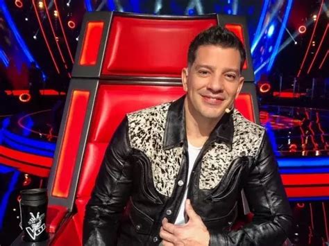 Sale Del Armario El Hijo De Yahir La Estrella Del Pop Mexicano