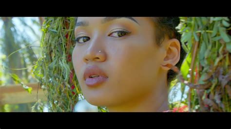 Larson Par Coeur Nouveaute Clip Gasy 2020 Music Couleur Tropical Youtube