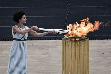 La Flamme Olympique Remise Aux Organisateurs Des Jeux De Pyeongchang