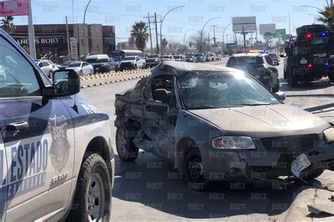 Camión blindado de la Policía Estatal destroza vehículo