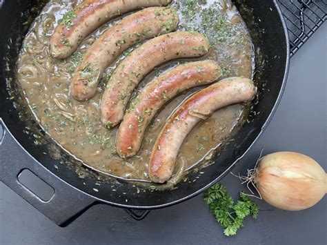 Bratwürste in Zwiebelsoße Anni mit Pampered Chef