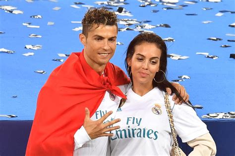 Cristiano Ronaldos Mum Drops Hint Real Madrid Star Could Be Set To Wed