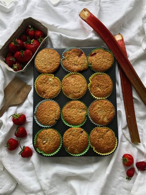 Erdbeer Rhabarber Muffins Mit Sauerrahm Amalienwohnzimmer