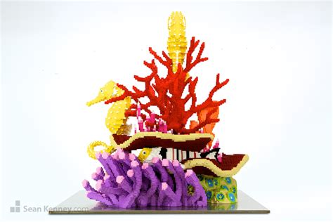 Sean Kenney's art with LEGO bricks : Coral reef