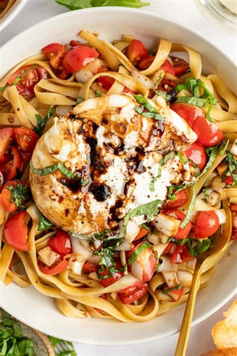 30 Minute Bruschetta Pasta With Burrata Fit Foodie Finds