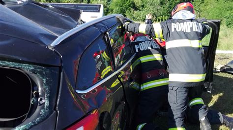 Un Autocar Plin Cu Elevi S A Ciocnit Cu O Ma In Pe Dn N V Lcea O