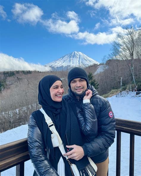 Potret Romantis Liburan Shireen Sungkar Dan Teuku Wisnu Di Jepang