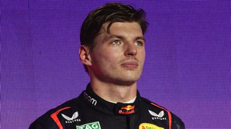 Red Bull proíbe Max Verstappen de jogar videogame antes das etapas de