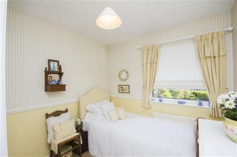 3 Bedroom Detached Bungalow For Sale In Gables Close Fearnhead Wa2