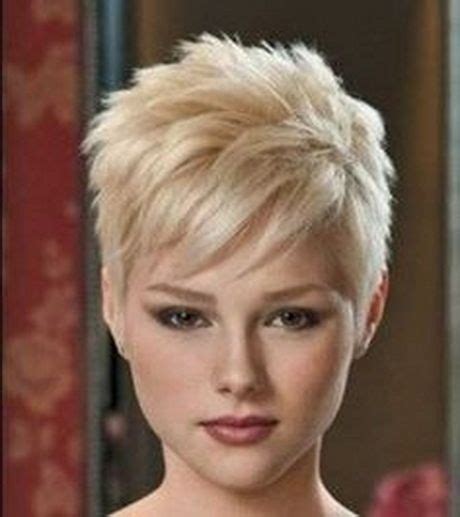 Freche Kurzhaarfrisuren Damen Trend 2018 Short Pixie Cut Short Pixie