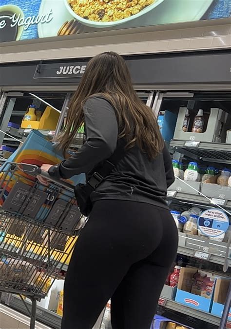 Cute And Thick Brunette In Black Leggings Spandex Leggings Yoga Pants Forum