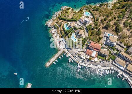 Vue A Rienne Sur Le Port De Plaisance De Kassiopi Petit Port