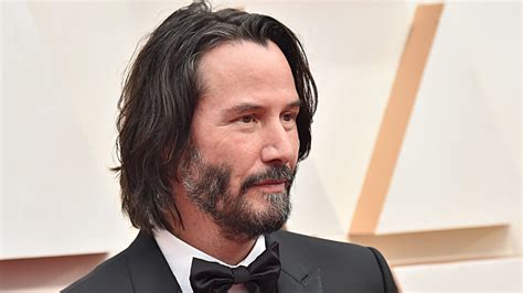 Keanu Reeves el actor más querido de Hollywood dono el 70 de su